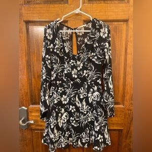 Hollister Black and White Floral Long Sleeve Dress